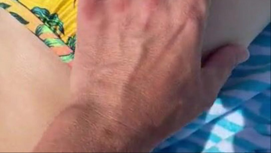 Exposing my wife’s woman parts at the beach Revealing my wifes hawt nudity on the beach