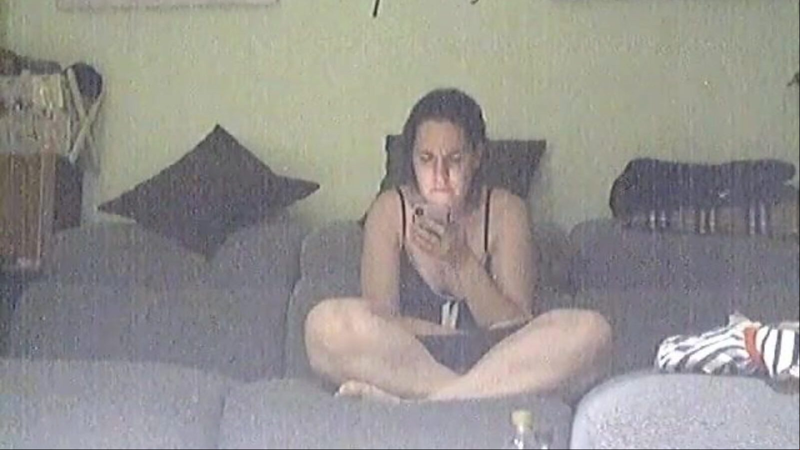 mamãe espanhola para cima da câmera escondida (lq)